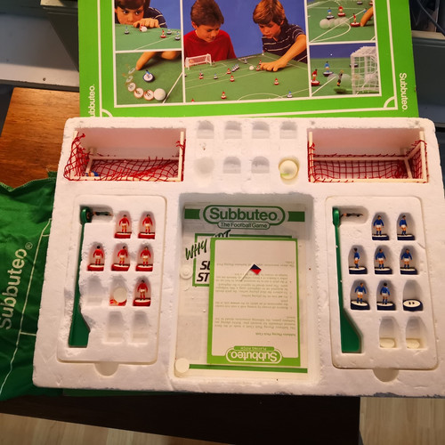 Vintage subbuteo game parts - subbuteo,