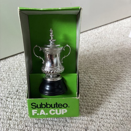 Subbuteo cup 1982 ref - cup, 1982-83