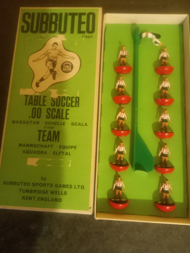 Subbuteo boxed teams - hw,