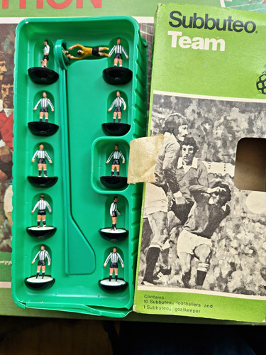 Vintage 1974 subbuteo black - vintage,